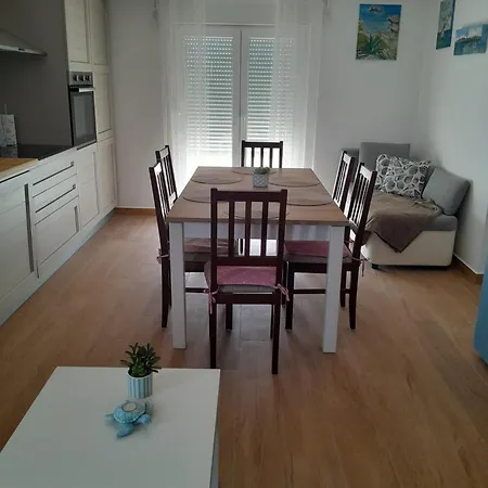 Julija Apartamento Vir